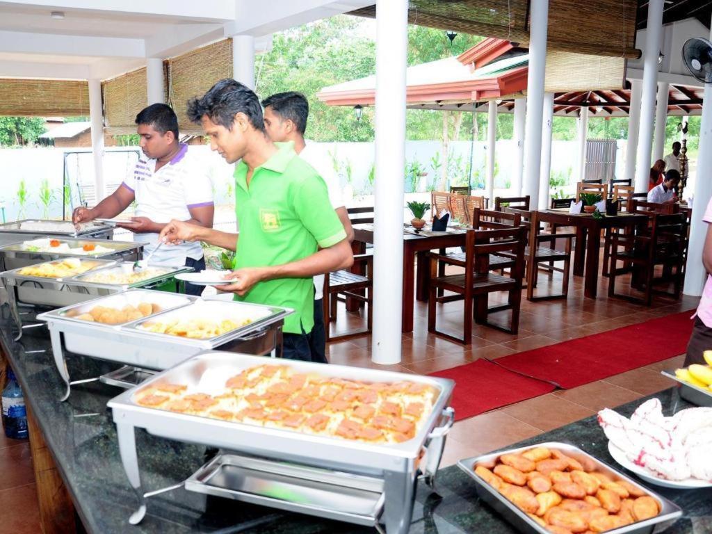 Sihilro Regency Hotel Udawalawe Eksteriør billede